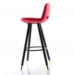 Rasko pirinç uçlu siyah ahşap ayaklı Bar Sandalyesi Kırmızı
