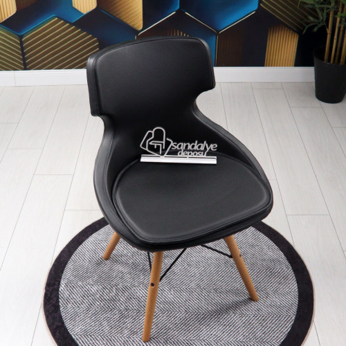Simge Natural Ahşap Ayaklı Sandalye (Siyah Deri)