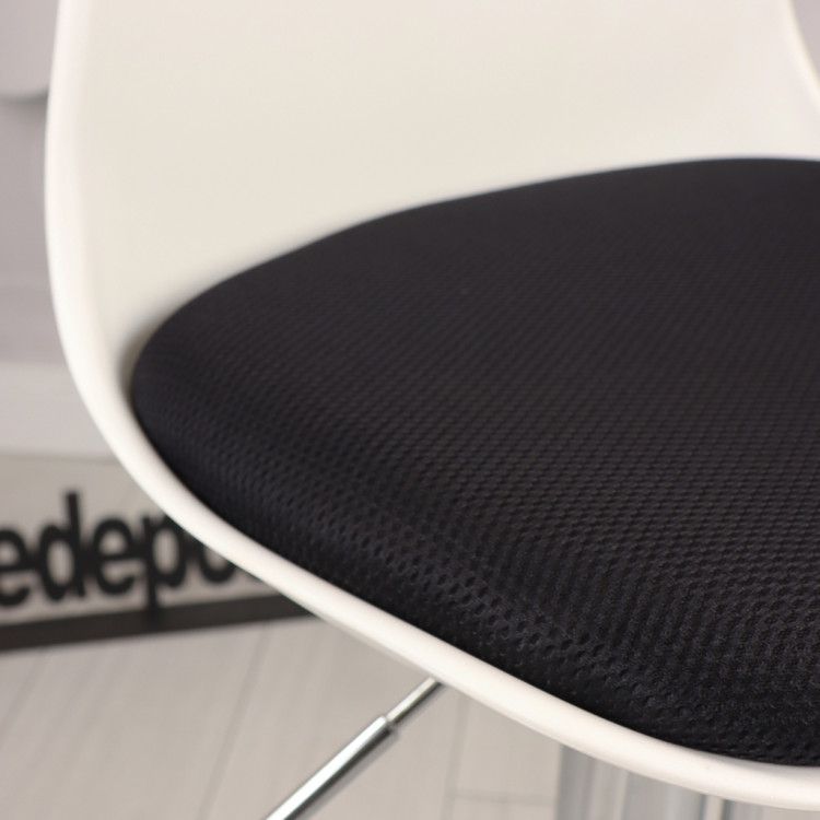 Tesla Krom Ayaklı Bar Sandalyesi (Beyaz Sırt Siyah Minder)